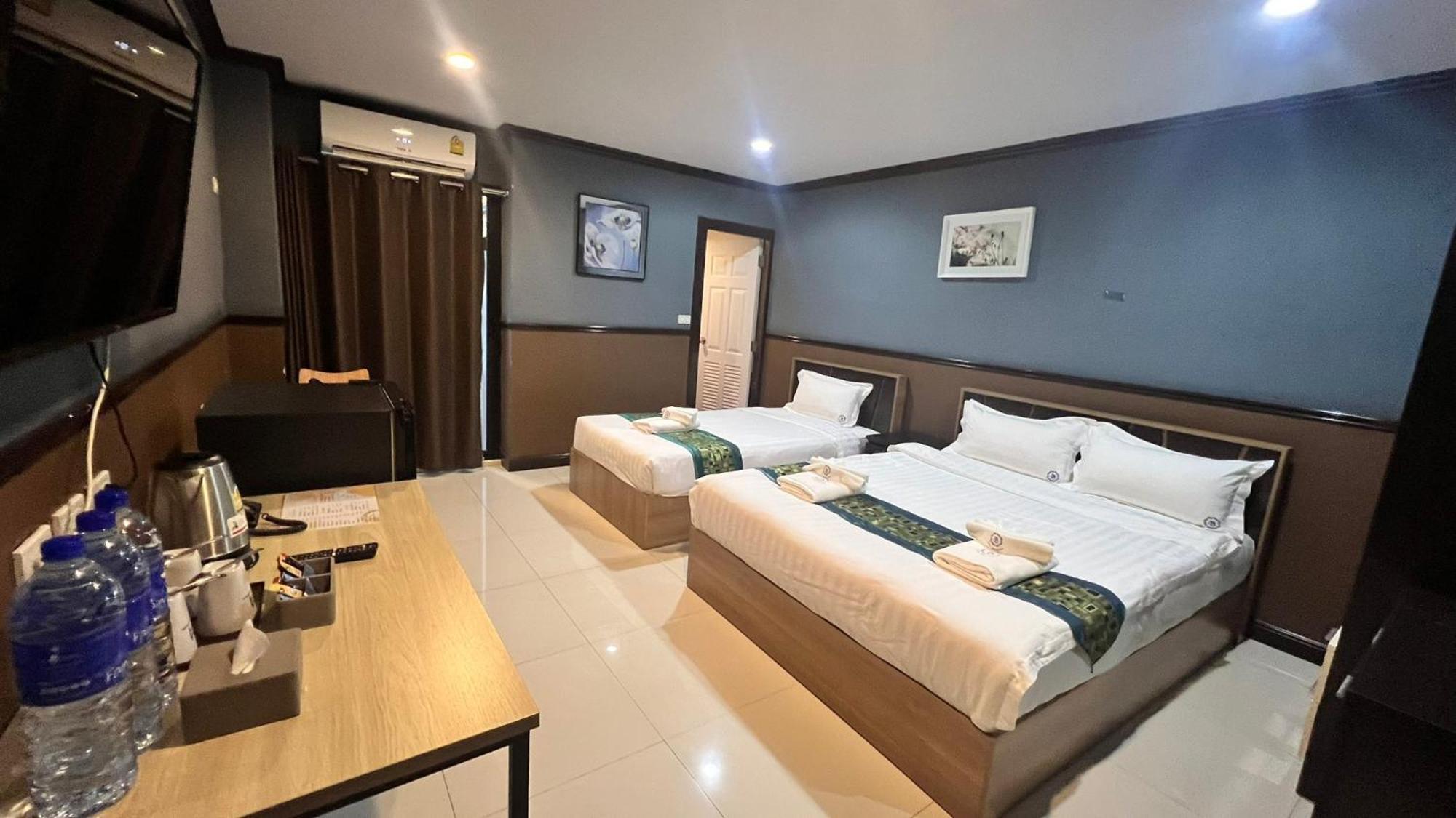 Media Hotel&Residence Bangkok Bagian luar foto